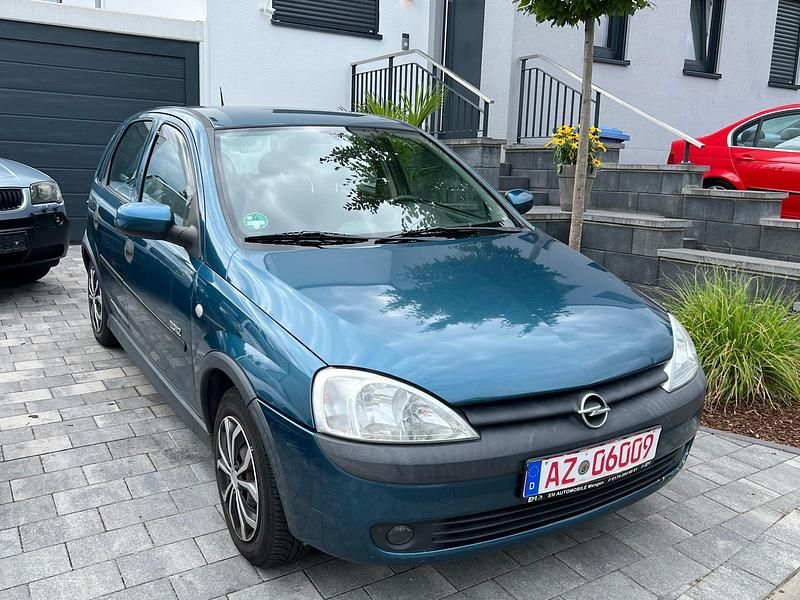 Grün Gebraucht 2001 Opel Corsa Kleinwagen | 1.895 € (Etwas zu teuer) - Bild 1/4