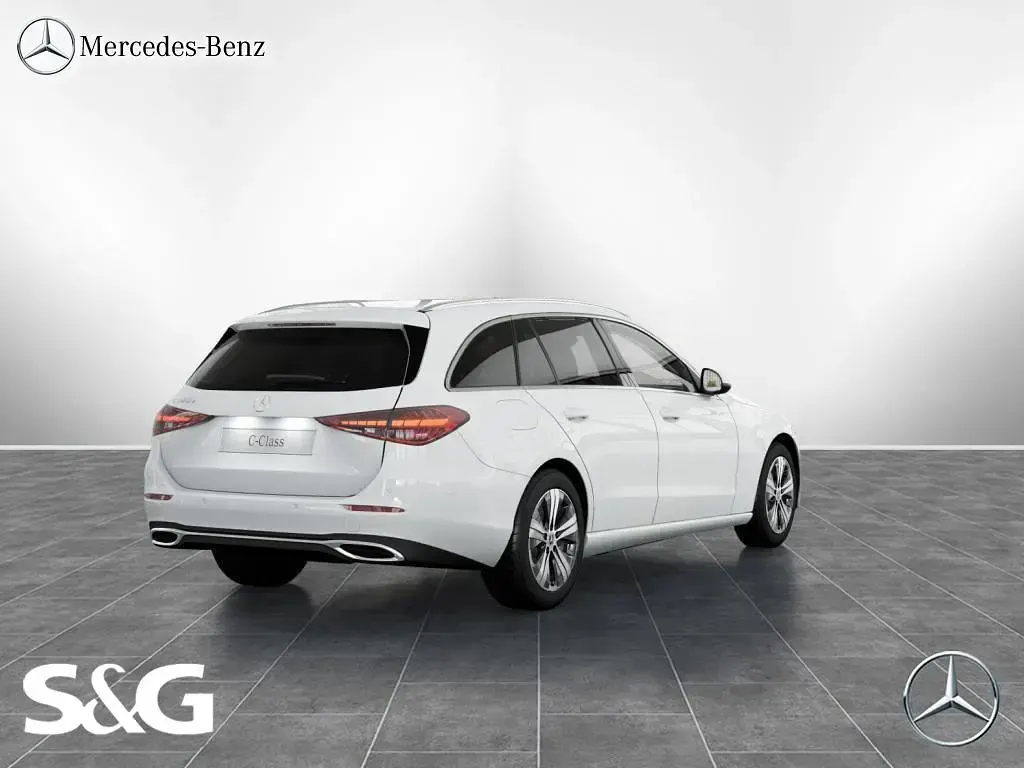 Gebraucht Mercedes C300e 204 PS (150 kW) 2022 Unilack polarweiß Kombi
