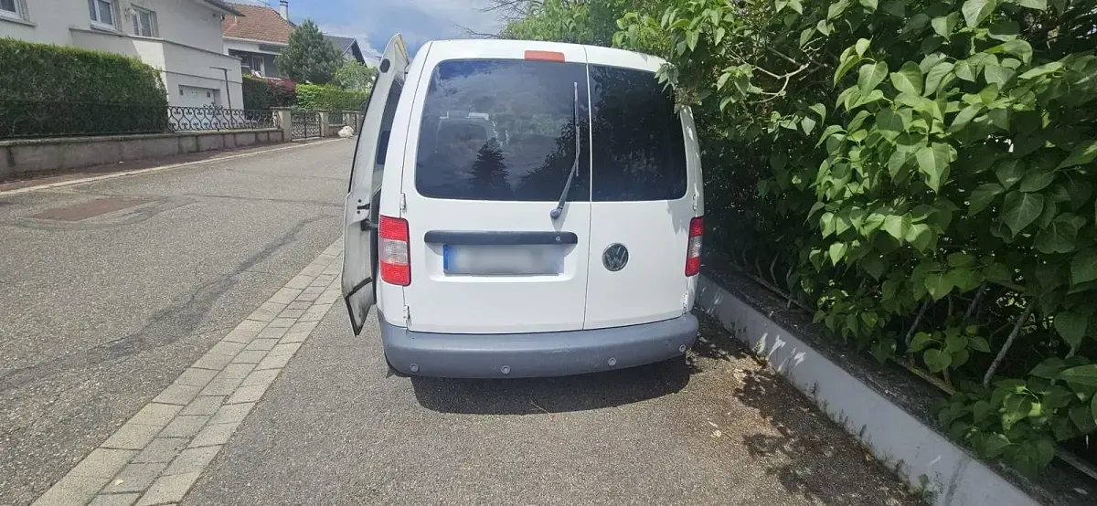 Używany VW Caddy 105 KM (77 kW) 2010 Biały Minivan