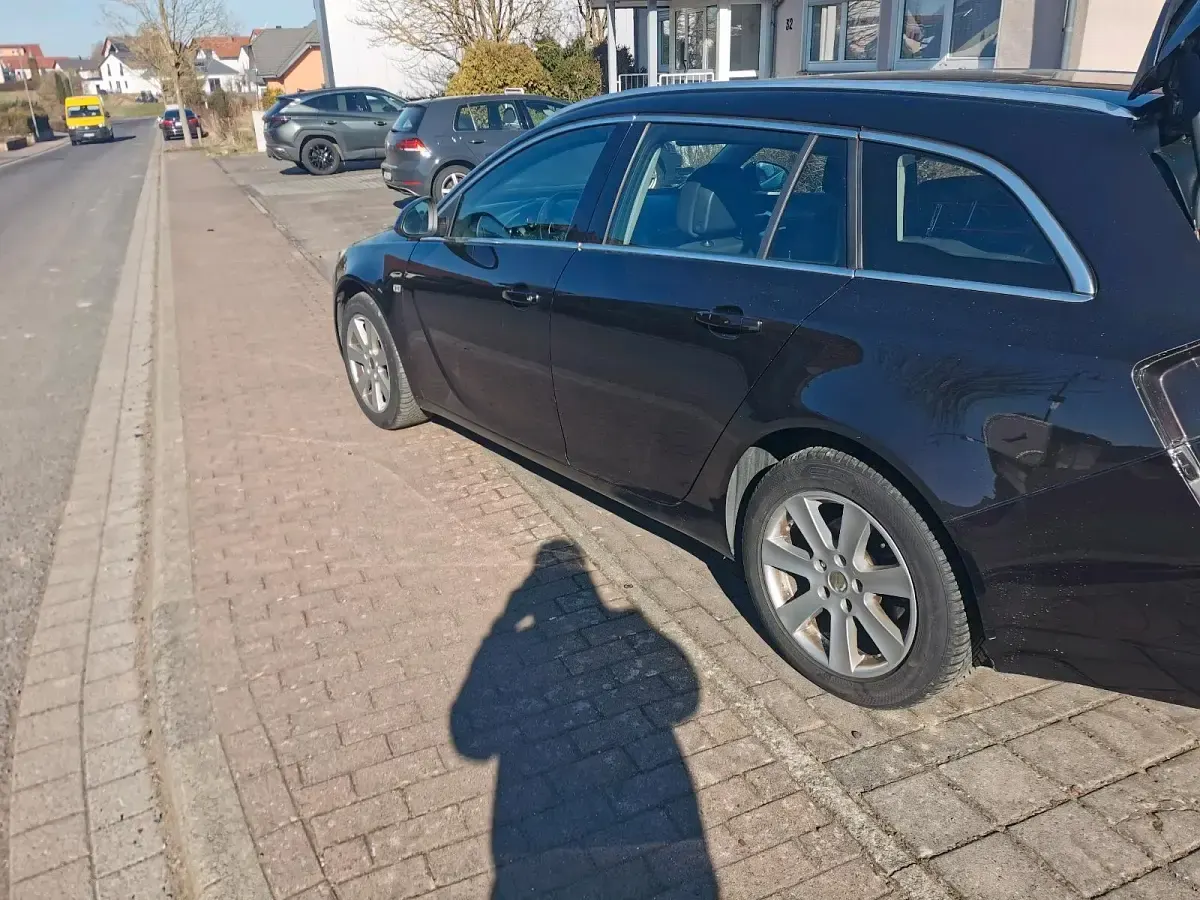 Gebraucht Opel Insignia 140 PS (102 kW) 2010 Braun Kombi