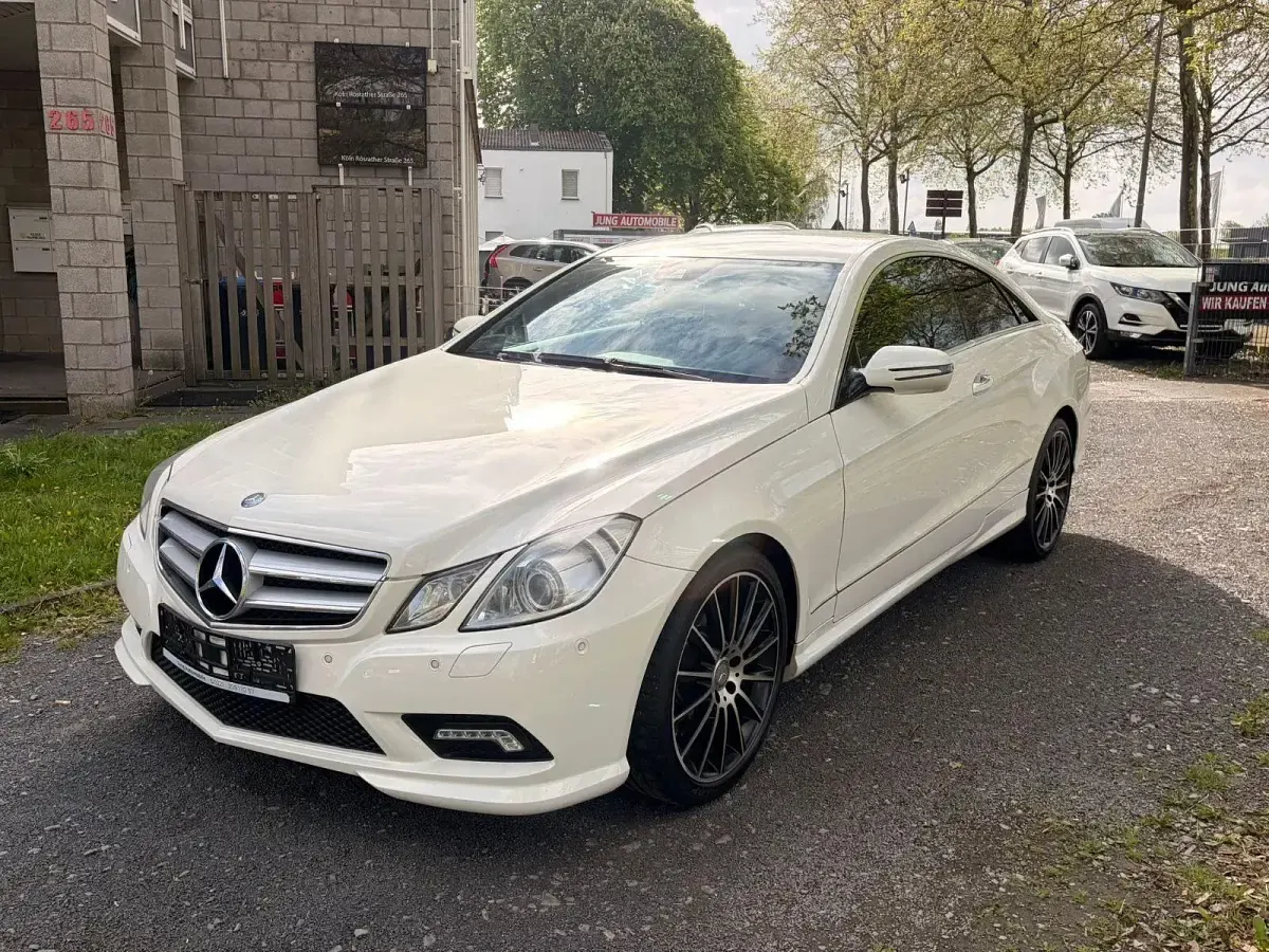 Gebraucht Mercedes E50 AMG AMG 387 PS (284 kW) 2009 Weiß Limousine