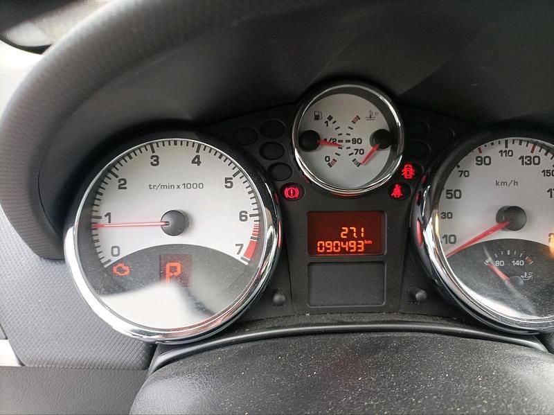 Silber Gebraucht 2009 Peugeot 207 Limousine | 2.000 € (Superpreis) - Bild 1/4