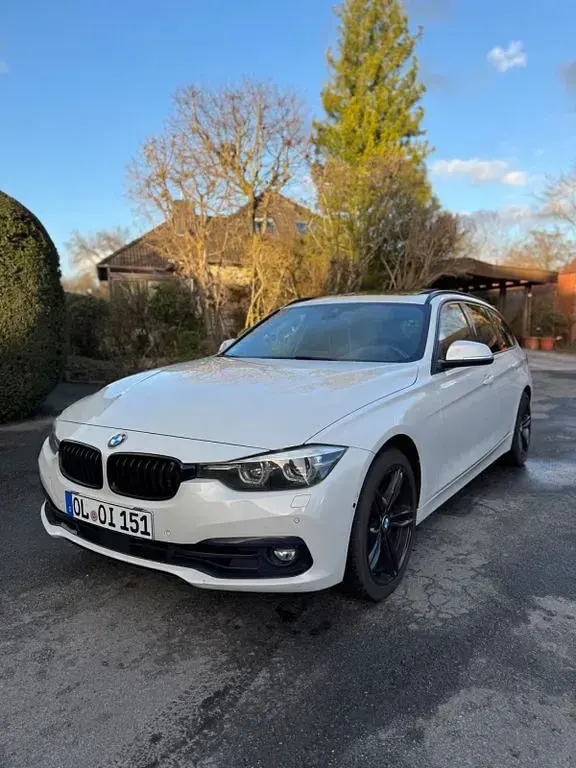 Gebraucht BMW 330 M Sport 258 PS (189 kW) 2018 Weiß Kombi