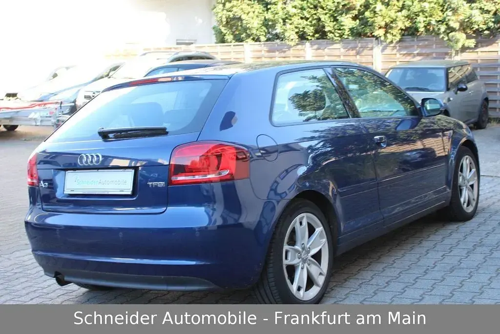 Używany Audi A3 Ambition 105 KM (77 kW) 2011 Niebieski Hatchback