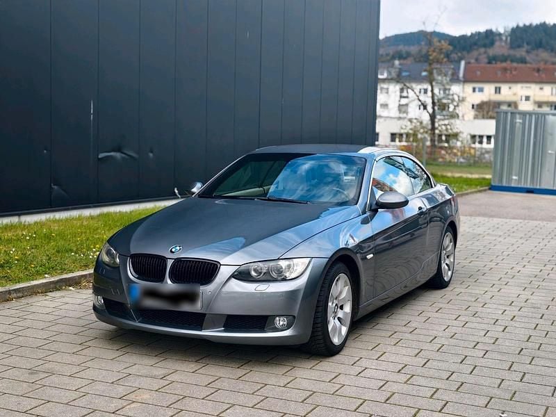Gebraucht BMW 330 Cabriolet 272 PS (200 kW) 2008 Grau Cabrio