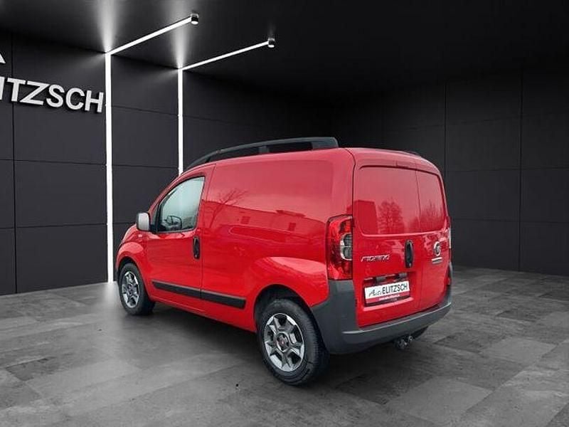 Gebraucht Fiat Fiorino 80 PS (58 kW) 2020 Rot Van / Kleinbus