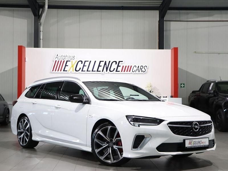 Weiß Gebraucht 2022 Opel Insignia OPC Kombi | 23.991 € (Guter Preis) - Bild 1/4