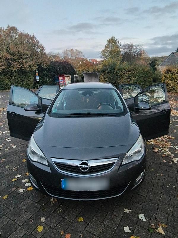 Gebraucht Opel Astra Selection 130 PS (95 kW) 2009 Schwarz Limousine