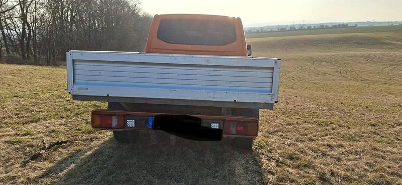 Gebraucht VW T5 85 PS (62 kW) 2006 Orange Van