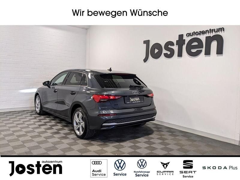 Używany Audi A3 Advanced 116 KM (85 kW) 2025 Szary Sedan/Limuzyna