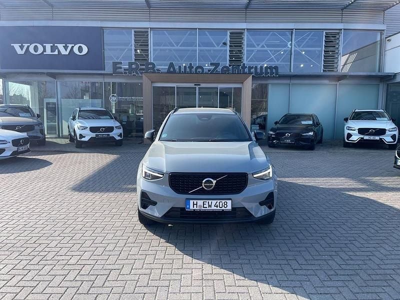 Gebraucht Volvo XC40 Plus 163 PS (119 kW) 2026 Grau SUV