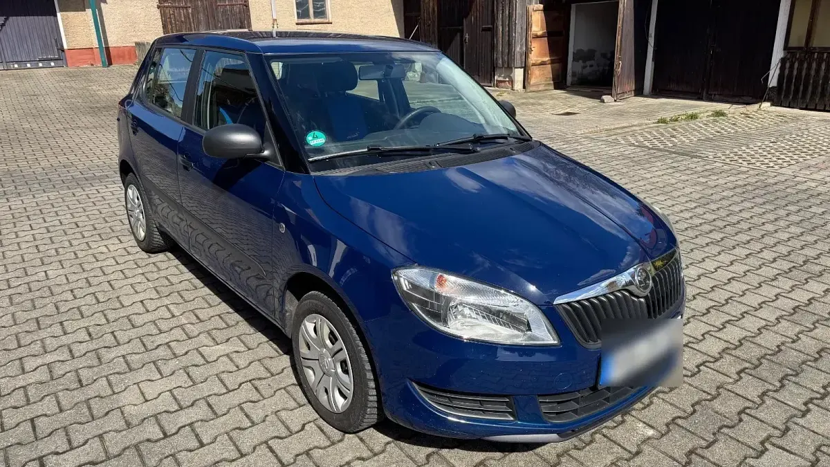 Gebraucht Skoda Fabia 60 PS (44 kW) 2014 Blau Kleinwagen