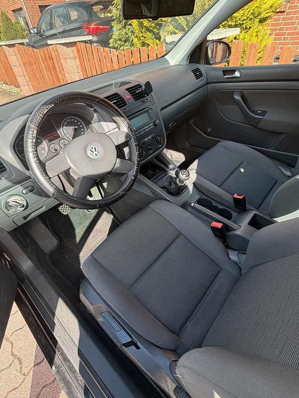 Gebraucht VW Golf V 75 PS (55 kW) 2005 Schwarz Kleinwagen