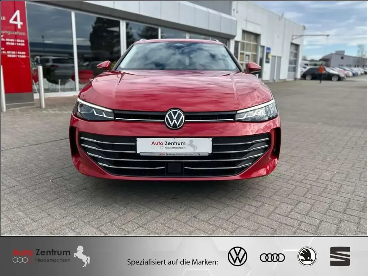 Gebraucht VW Passat Business 150 PS (110 kW) 2024 Chili red metallic Kombi