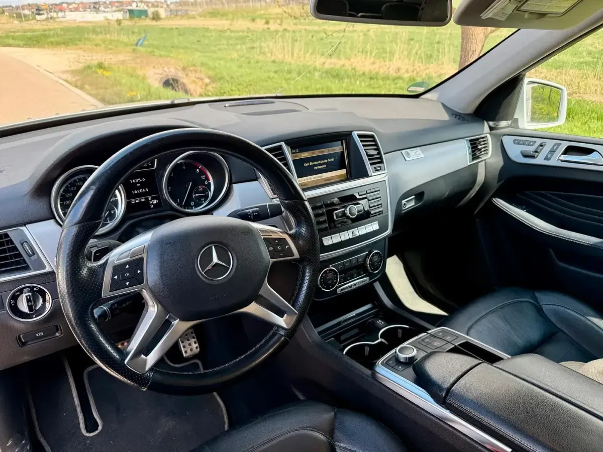 Gebraucht Mercedes ML350 AMG 258 PS (189 kW) 2012 Schwarz SUV