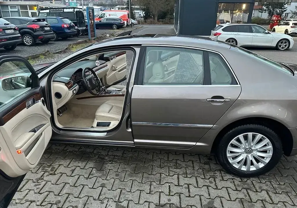 Gebraucht VW Phaeton 245 PS (180 kW) 2015 Beige Limousine