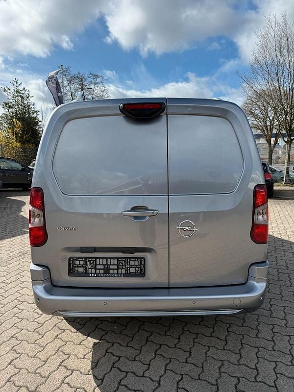 Second-hand Opel Combo Edition 131 CP (96 kW) 2020 Gri Monovolum