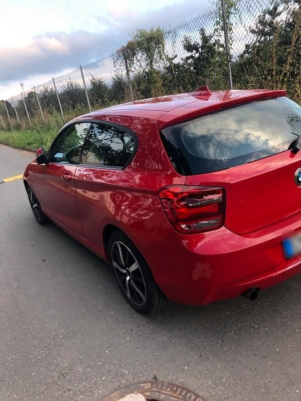 Usata BMW 114 102 CV (75 kW) 2013 Rosso Utilitaria