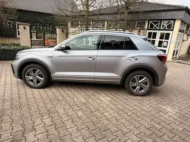 Usata VW T-Roc R-line 150 CV (110 kW) 2023 Argento SUV