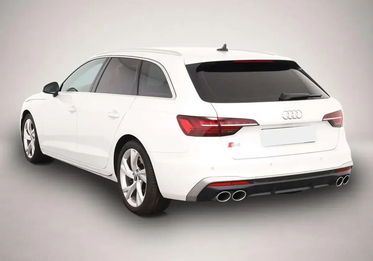 Gebraucht Audi S4 Design 341 PS (250 kW) 2024 Manufacturer Kombi