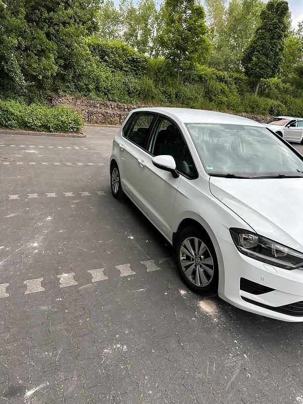 Gebraucht VW Golf VII 125 PS (91 kW) 2015 Weiß Limousine