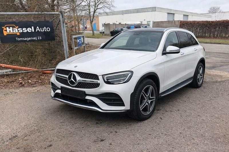 Weiß Gebraucht 2022 Mercedes GLC200 AMG SUV | 22.500 € - Bild 1/4