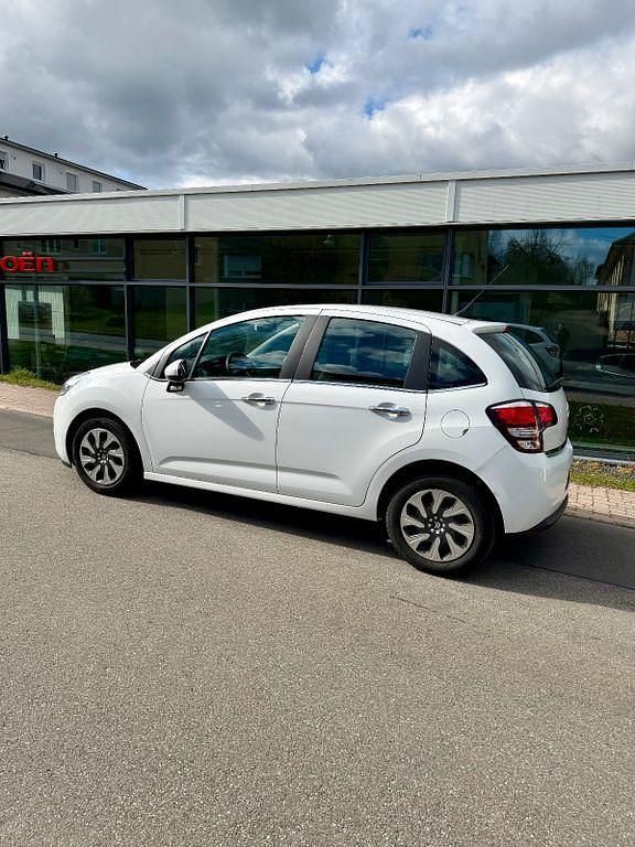 Gebraucht Citroën C3 SELECTION 82 PS (60 kW) 2016 Weiß Kleinwagen