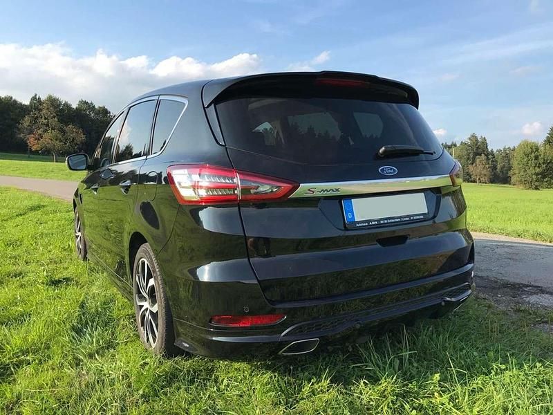 Gebraucht Ford S-MAX Titanium 209 PS (153 kW) 2015 Schwarz Van / Kleinbus