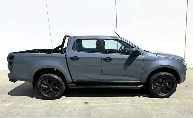 Gebraucht Isuzu D-Max 163 PS (119 kW) 2023 Grau Pickup
