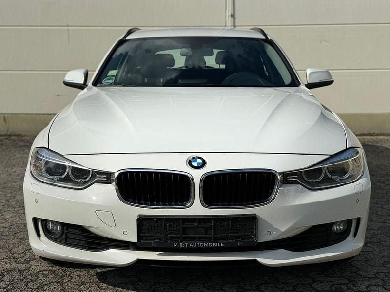 Weiß Gebraucht 2014 BMW 320 Limousine | 6.700 € - Bild 1/4
