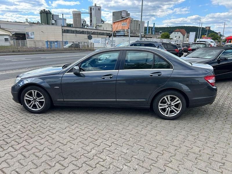 Gebraucht Mercedes C180 156 PS (114 kW) 2010 Grau Limousine