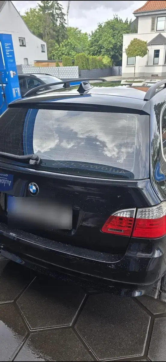 Gebraucht BMW 520 184 PS (135 kW) 2010 Schwarz Kombi