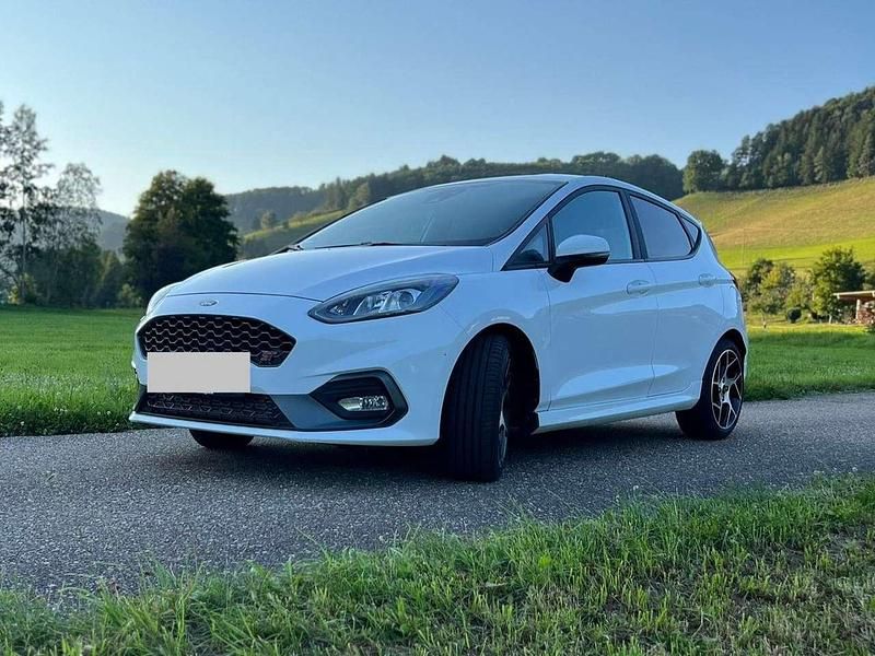 Gebraucht Ford Fiesta S 200 PS (147 kW) 2020 Weiß Kleinwagen