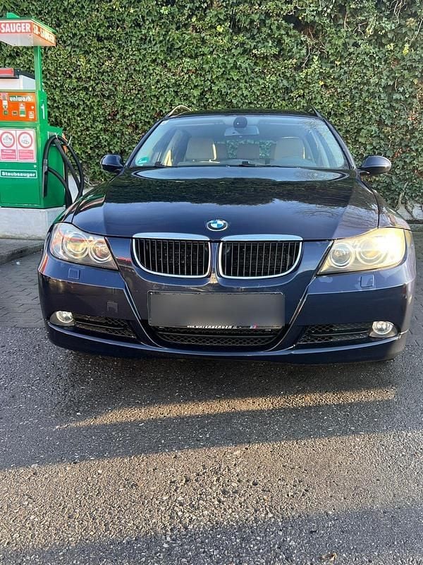 Blau Gebraucht 2006 BMW 320 Kombi | 1.500 € (Superpreis) - Bild 1/4