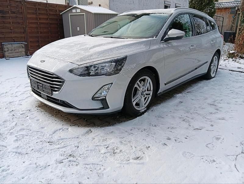 Silber Gebraucht 2020 Ford Focus Kombi | 10.200 € (Superpreis) - Bild 1/4