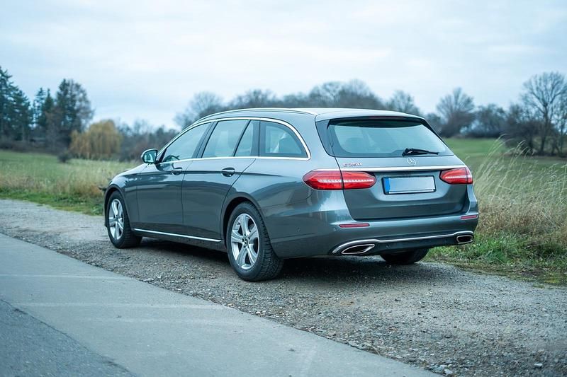 Gebraucht Mercedes E250 Avantgarde 211 PS (155 kW) 2018 Grau Kombi