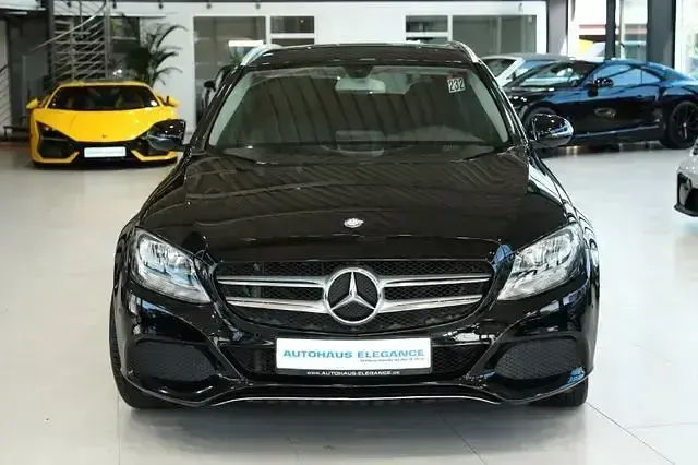 Second-hand Mercedes C180 Avantgarde 156 CP (114 kW) 2016 Negru Break