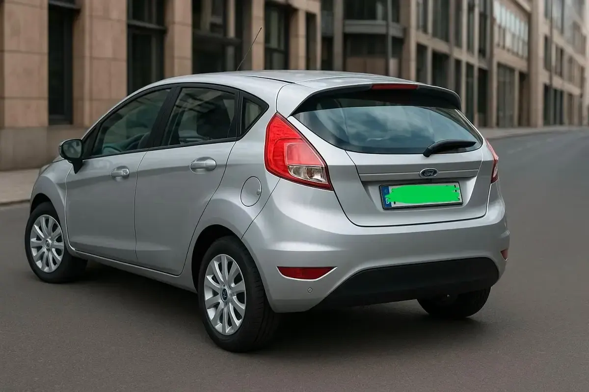 Usata Ford Fiesta 80 CV (58 kW) 2016 Argento Utilitaria