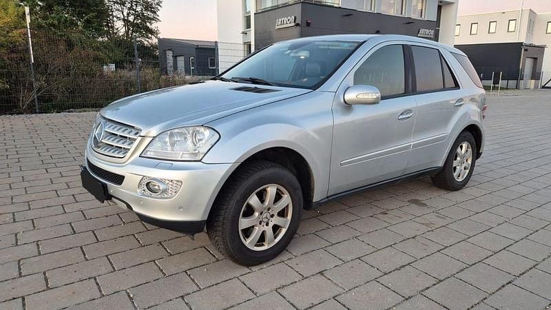 Silber Gebraucht 2005 Mercedes ML320 SUV | 4.400 € (Fairer Preis) - Bild 1/4