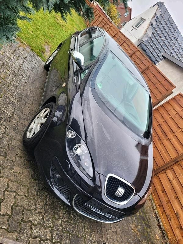 Schwarz Gebraucht 2009 Seat Altea Van / Kleinbus | 4.600 € (Fairer Preis) - Bild 1/4