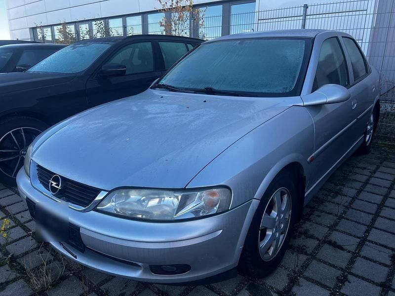 Silber Gebraucht 2001 Opel Vectra Limousine | 599 € (Guter Preis) - Bild 1/4