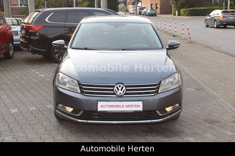 Gebraucht VW Passat Comfortline 150 PS (110 kW) 2013 Grau Limousine