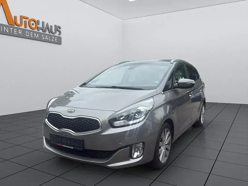 Gebraucht Kia Carens 135 PS (99 kW) 2016 Silber Van / Kleinbus