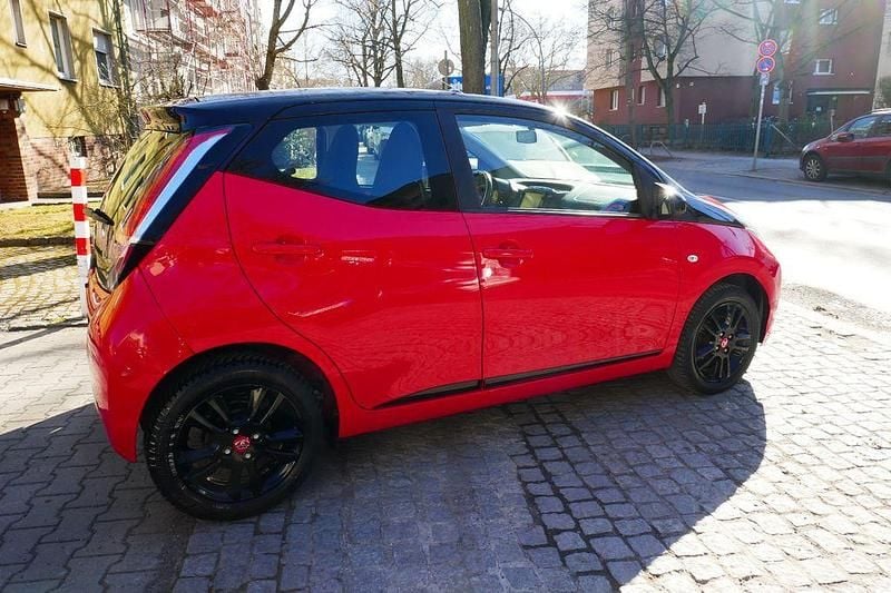 Gebraucht Toyota Aygo X-cite 69 PS (50 kW) 2017 Rot Kleinwagen