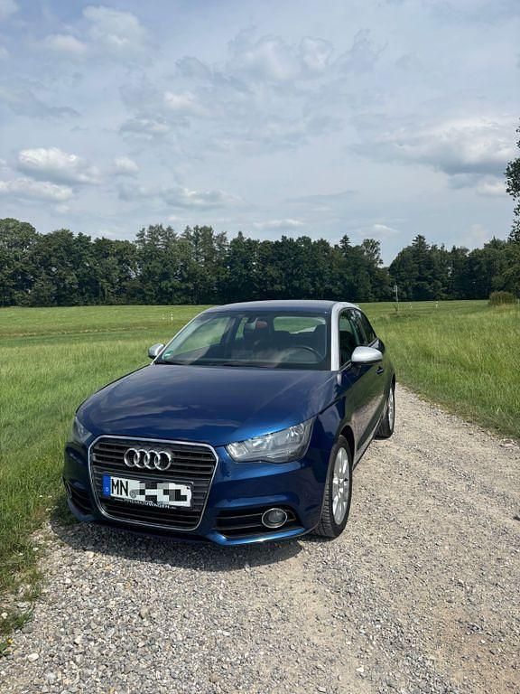Blau Gebraucht 2011 Audi A1 Comfort Kleinwagen | 7.750 € (Fairer Preis) - Bild 1/4