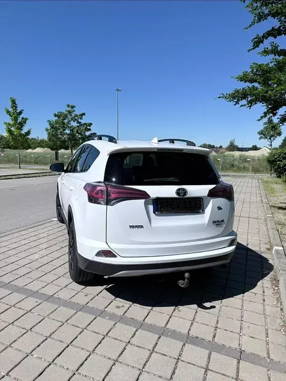 Gebraucht Toyota RAV4 Edition-S 152 PS (111 kW) 2017 Weiß SUV
