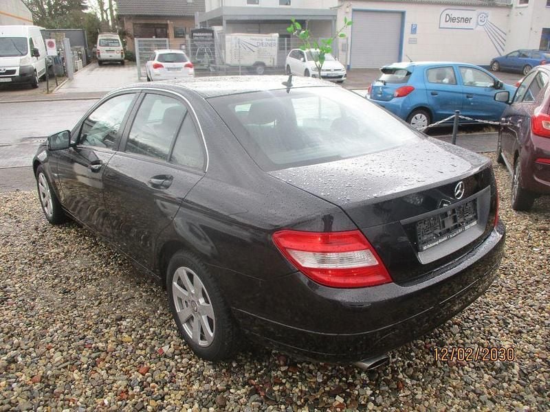 Gebraucht Mercedes C200 184 PS (135 kW) 2011 Schwarz Limousine