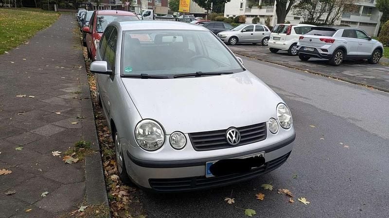Grau Gebraucht 2003 VW Polo Comfortline Kleinwagen | 990 € (Guter Preis) - Bild 1/4
