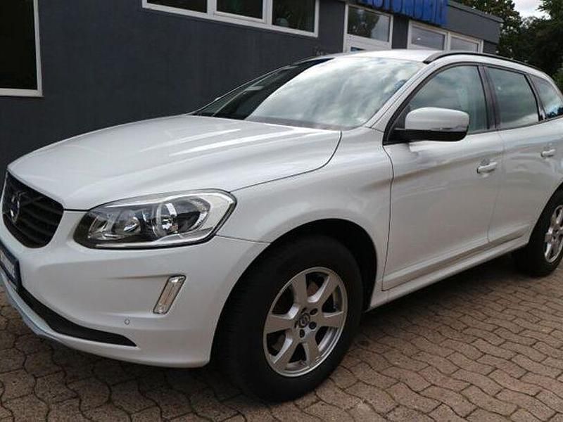 Gebraucht Volvo XC60 Kinetic 150 PS (110 kW) 2016 Weiß SUV