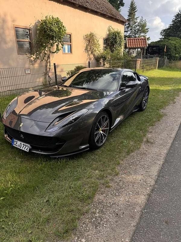 Gebraucht Ferrari 812 795 PS (584 kW) 2019 Grau Coupé